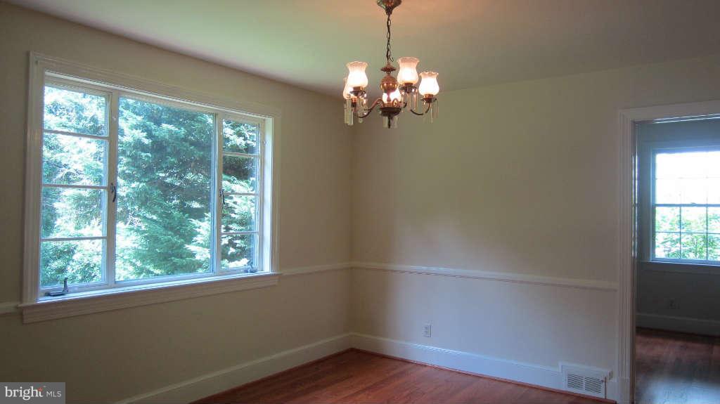 60 Frazier Road Warrenton, VA 20186 - Photo 10 of 30 Dining Room