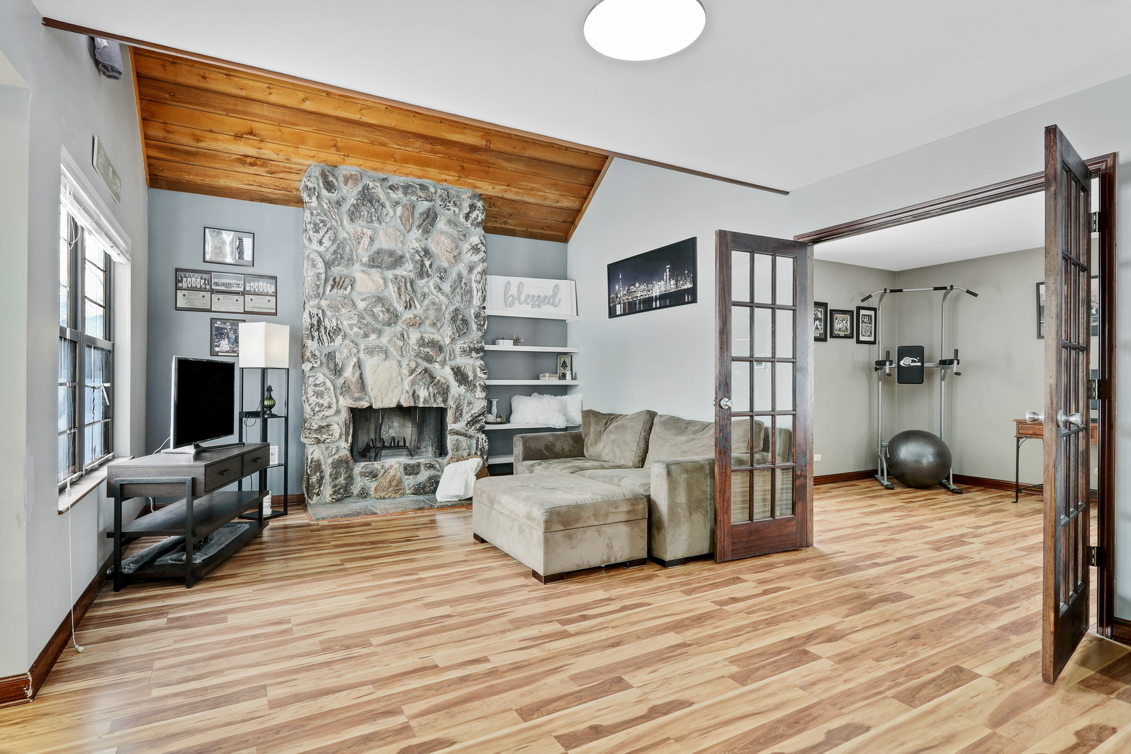 722 Chandler Road Gurnee, IL 60031 - Photo 8 of 23