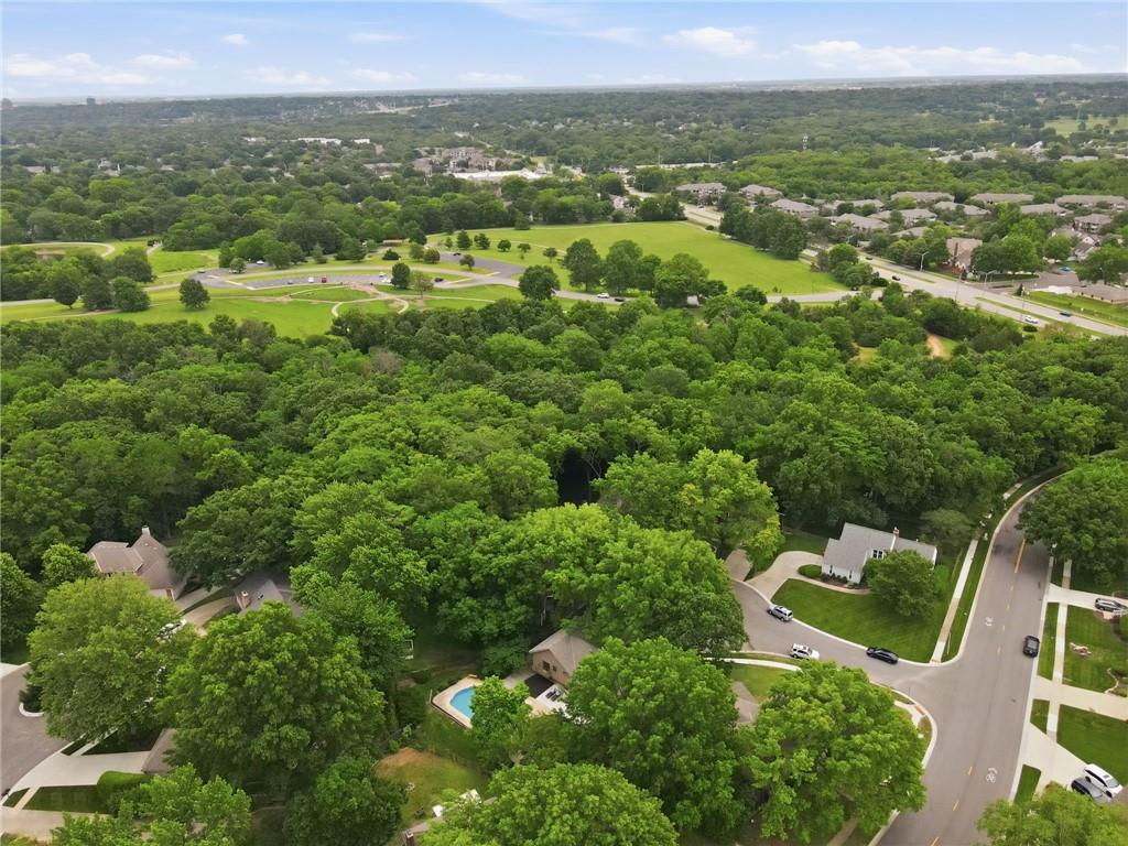 11809 Rosehill Road Overland Park, KS 66210 - Photo 36 of 38