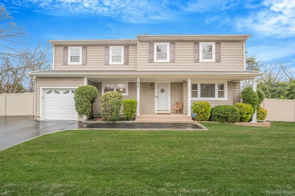 $600,000 | 427 North Bicycle Path, Port Jefferson Station, NY 11776
