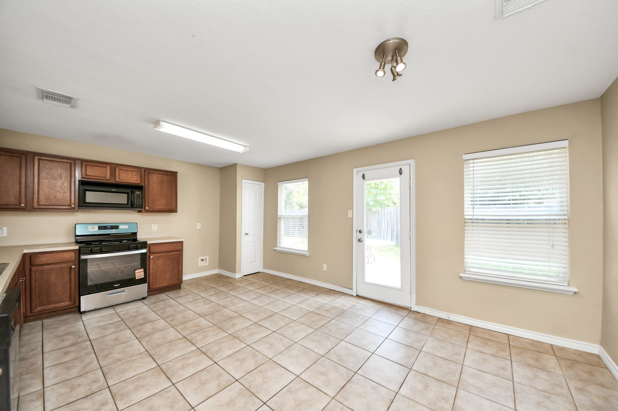 19702 Rippling Brook Lane Tomball, TX 77375 - Photo 3 of 39 Gallery Image 3