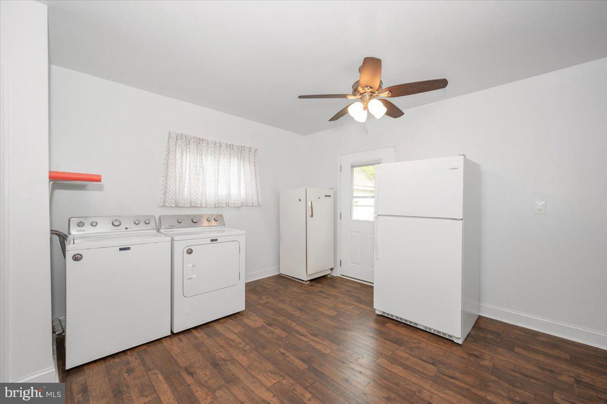 1910 Tyler Road Dundalk, MD 21222 - Photo 20 of 58 Bright and airy laundry space.