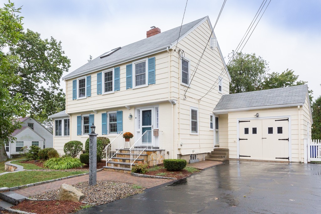87 Richfield Road Arlington, MA 02474 - Photo 2 of 20