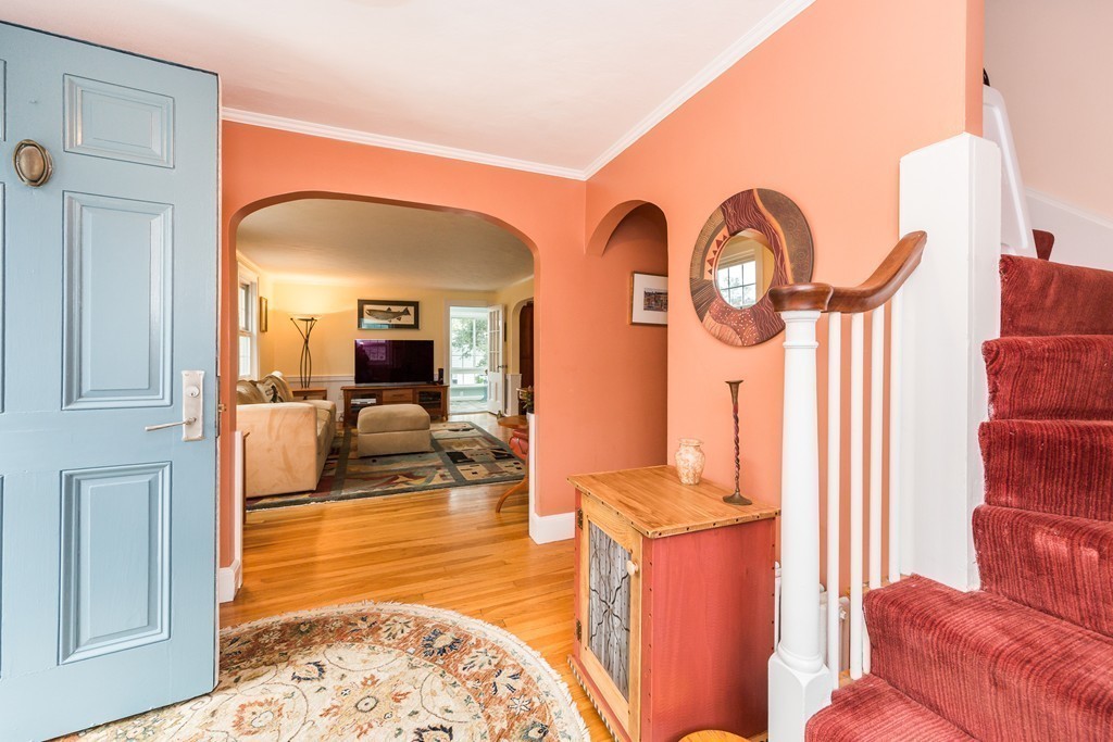 87 Richfield Road Arlington, MA 02474 - Photo 3 of 20