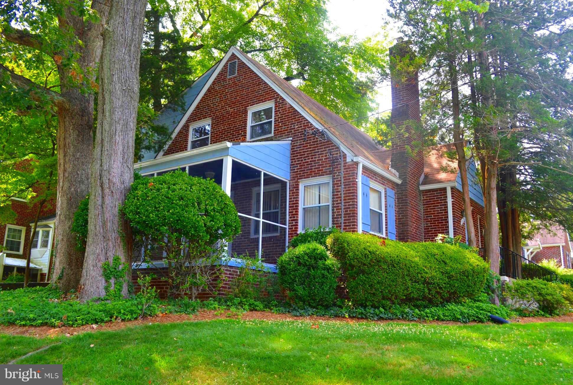 9115 Wire Avenue Silver Spring, MD 20901 - Photo 3 of 46 Side view of house