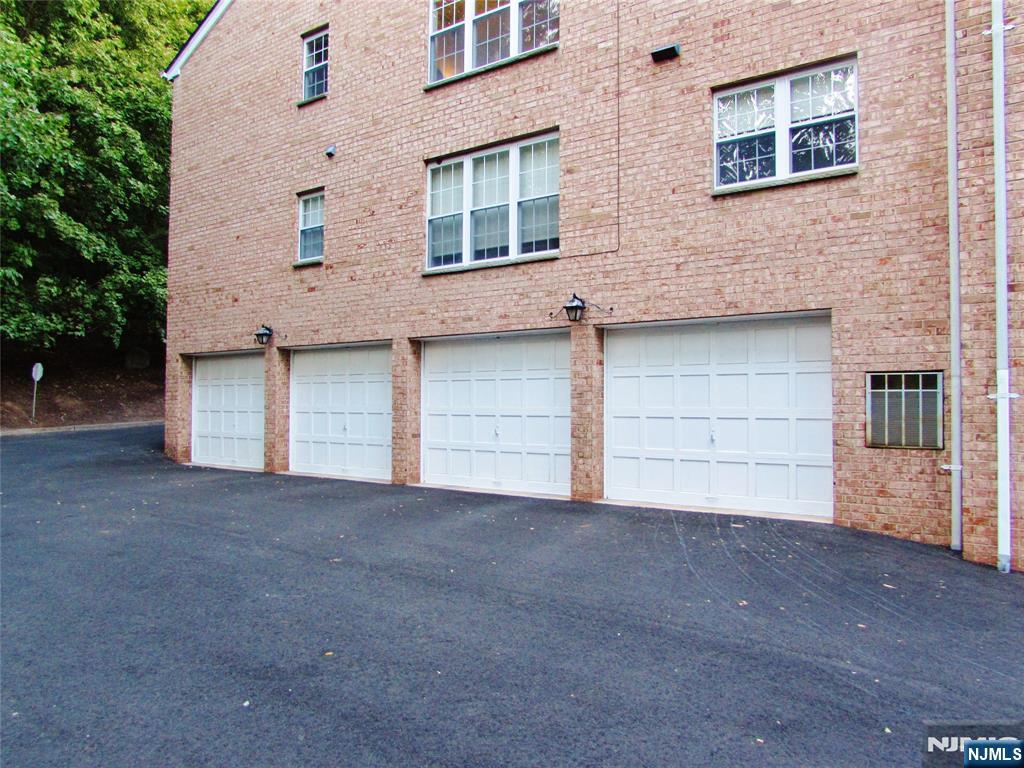 522 North Maple Avenue, Unit A 19 Ridgewood, NJ 07450 - Photo 10 of 16
