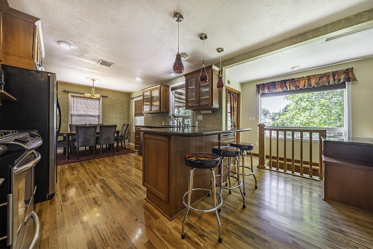 1406 Ridge Way Medford, OR 97504 - Photo 13 of 34 DSC09523