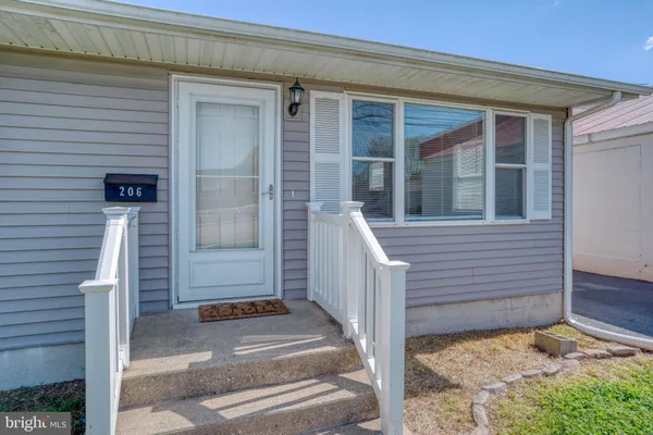 $1,600 | 206 North Main Street, Smyrna, DE 19977