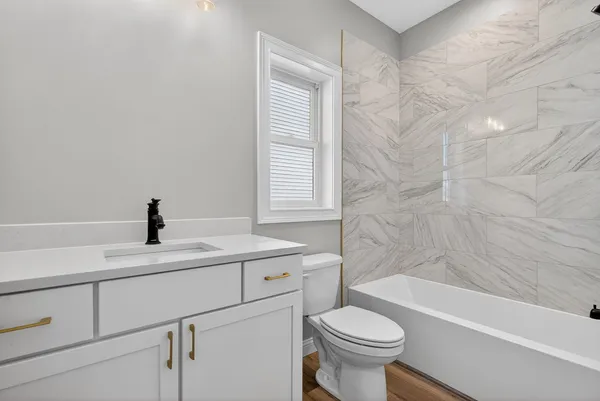 $364,900 | 1165 Farmstone Drive, Diamond, IL 60416