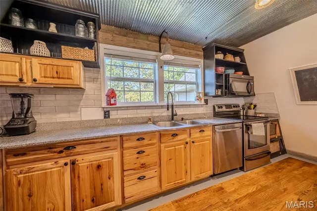 $329,900 | 29385 Hwy Aa, Lebanon, MO 65536