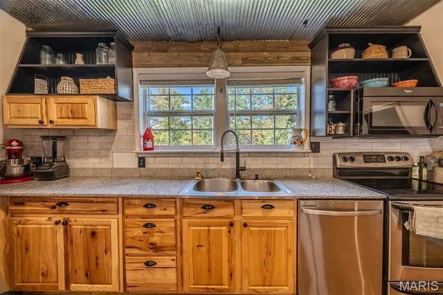 $329,900 | 29385 Hwy Aa, Lebanon, MO 65536