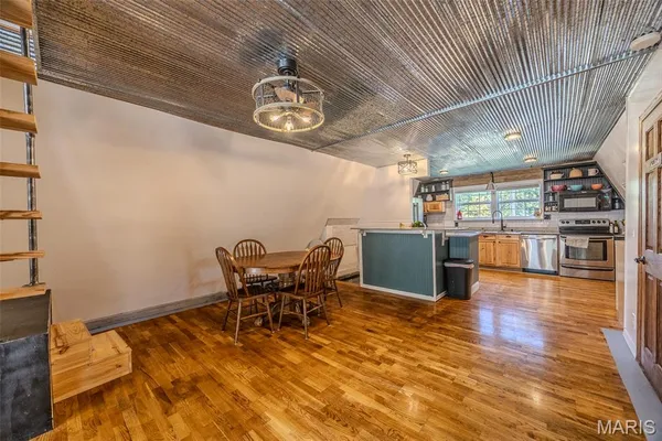 $329,900 | 29385 Hwy Aa, Lebanon, MO 65536