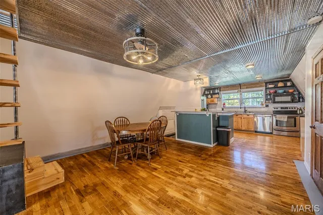 $329,900 | 29385 Hwy Aa, Lebanon, MO 65536