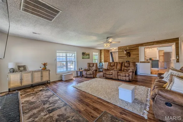 $329,900 | 29385 Hwy Aa, Lebanon, MO 65536