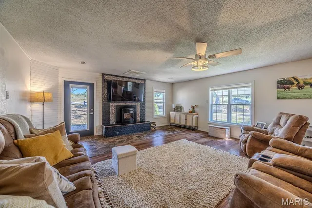 $329,900 | 29385 Hwy Aa, Lebanon, MO 65536