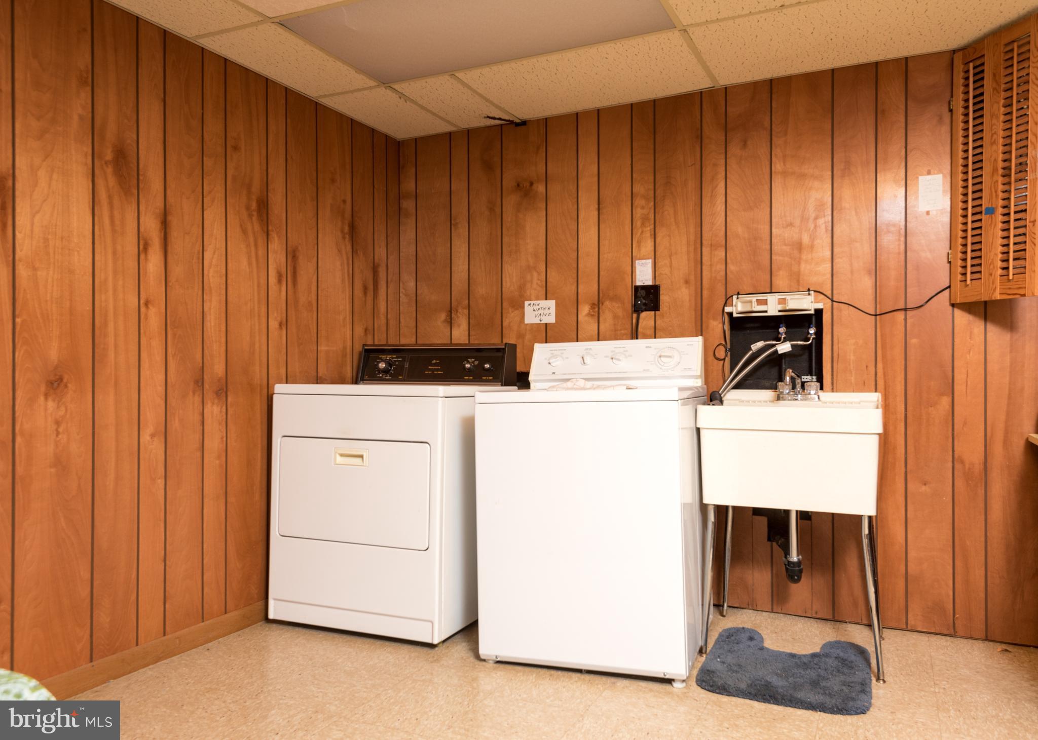 2903 Hideaway Road Fairfax, VA 22031 - Photo 26 of 36 Gallery Image 26