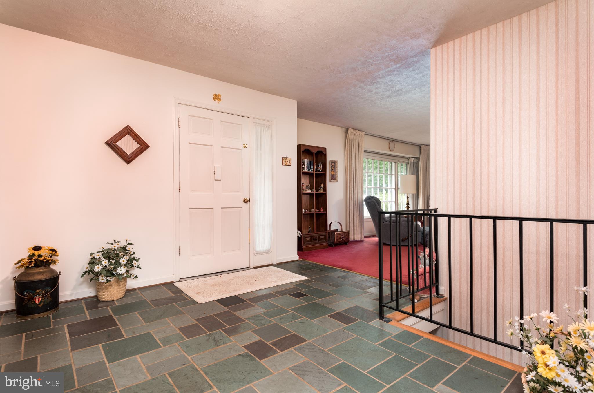 2903 Hideaway Road Fairfax, VA 22031 - Photo 3 of 36 Gallery Image 3