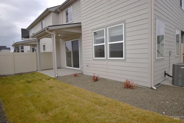 $2,395 | 8191 West Grey Alder Drive, Eagle, ID 83616