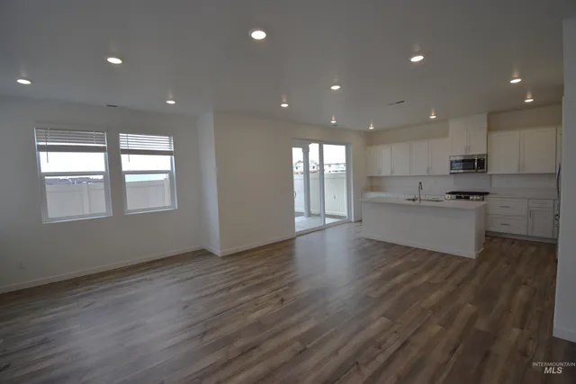 $2,395 | 8191 West Grey Alder Drive, Eagle, ID 83616