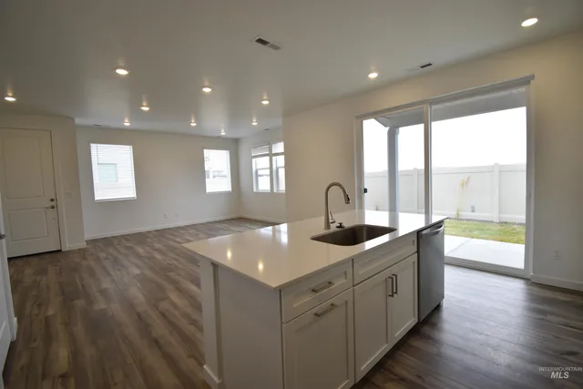 $2,395 | 8191 West Grey Alder Drive, Eagle, ID 83616