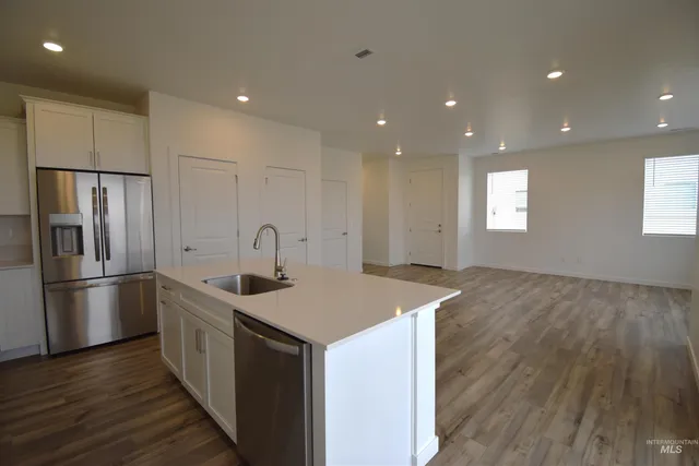 $2,395 | 8191 West Grey Alder Drive, Eagle, ID 83616