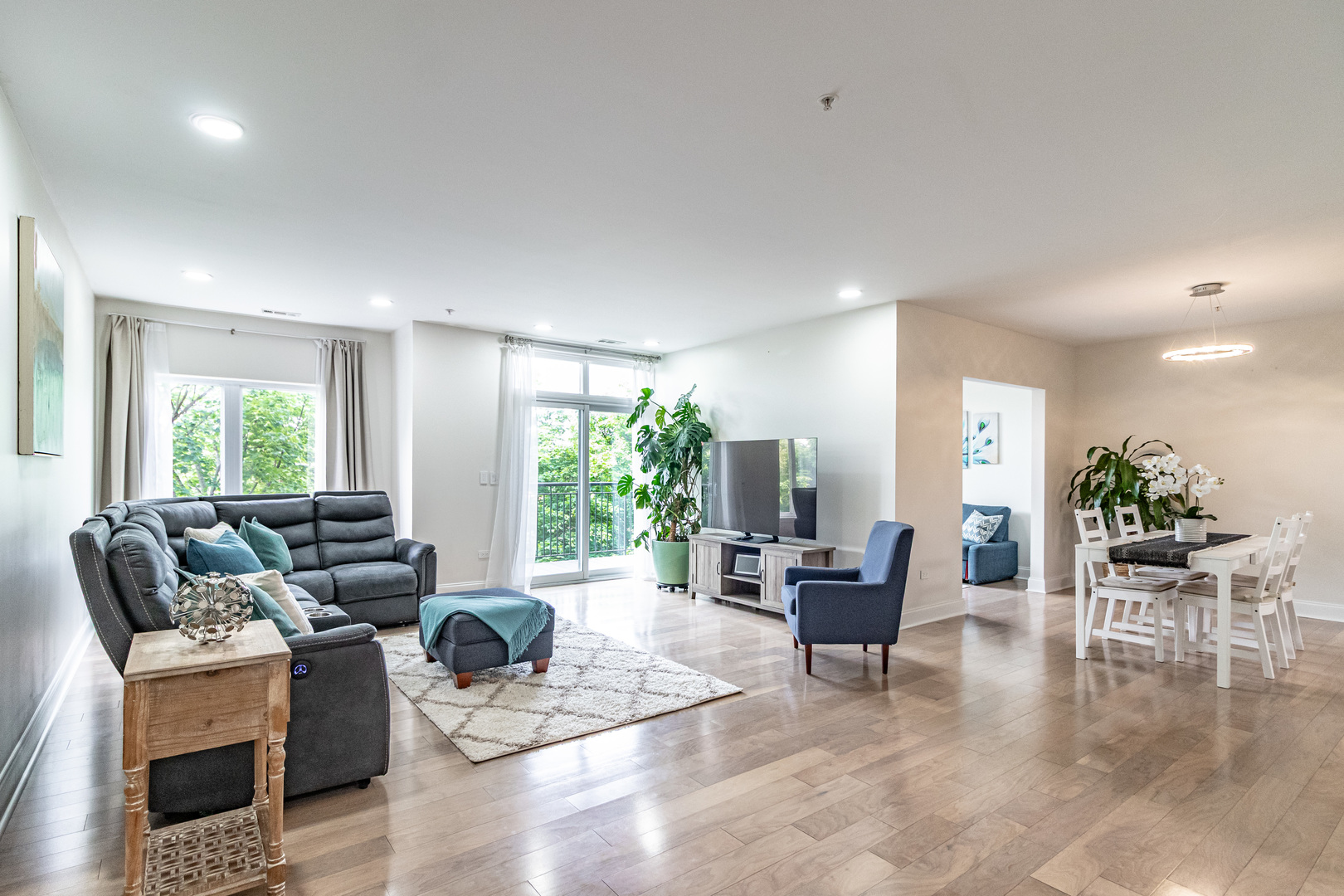 860 Weidner Road, Unit 403 Buffalo Grove, IL 60089 - Photo 5 of 28 Gallery Image 5