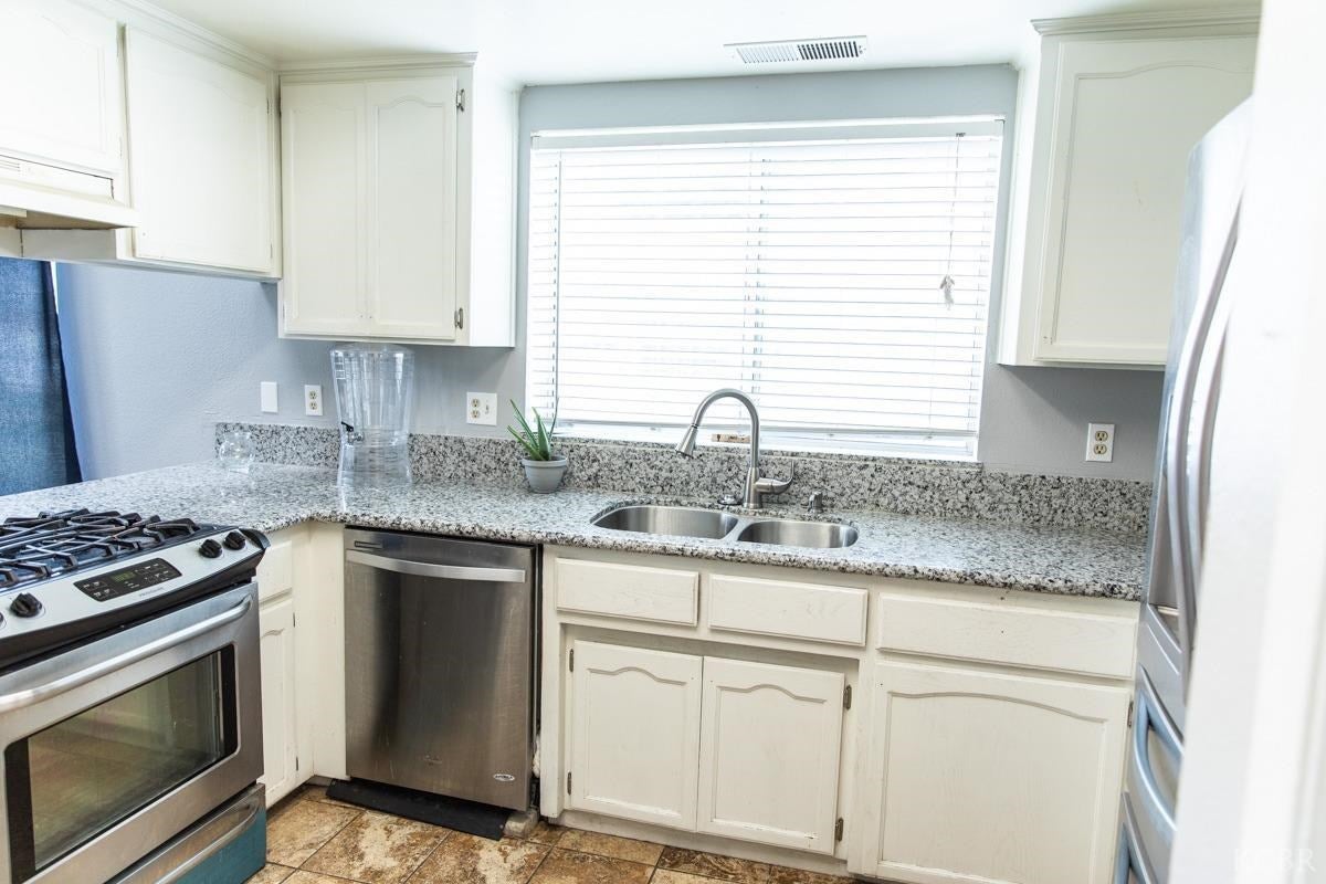 355 East Spring Lane Lemoore, CA 93245 - Photo 10 of 24 Gallery Image 10