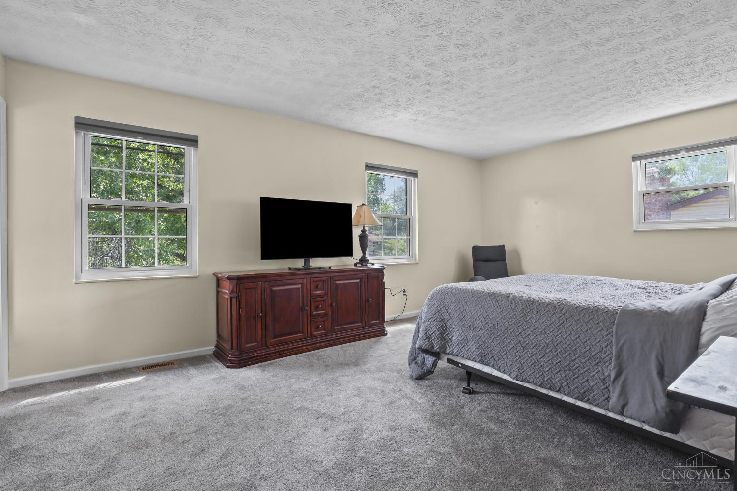 12031 Kenn Road Springdale, OH 45240 - Photo 17 of 41 Gallery Image 17