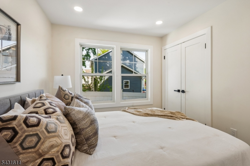 10 Rose Street Edison, NJ 08817 - Photo 13 of 48