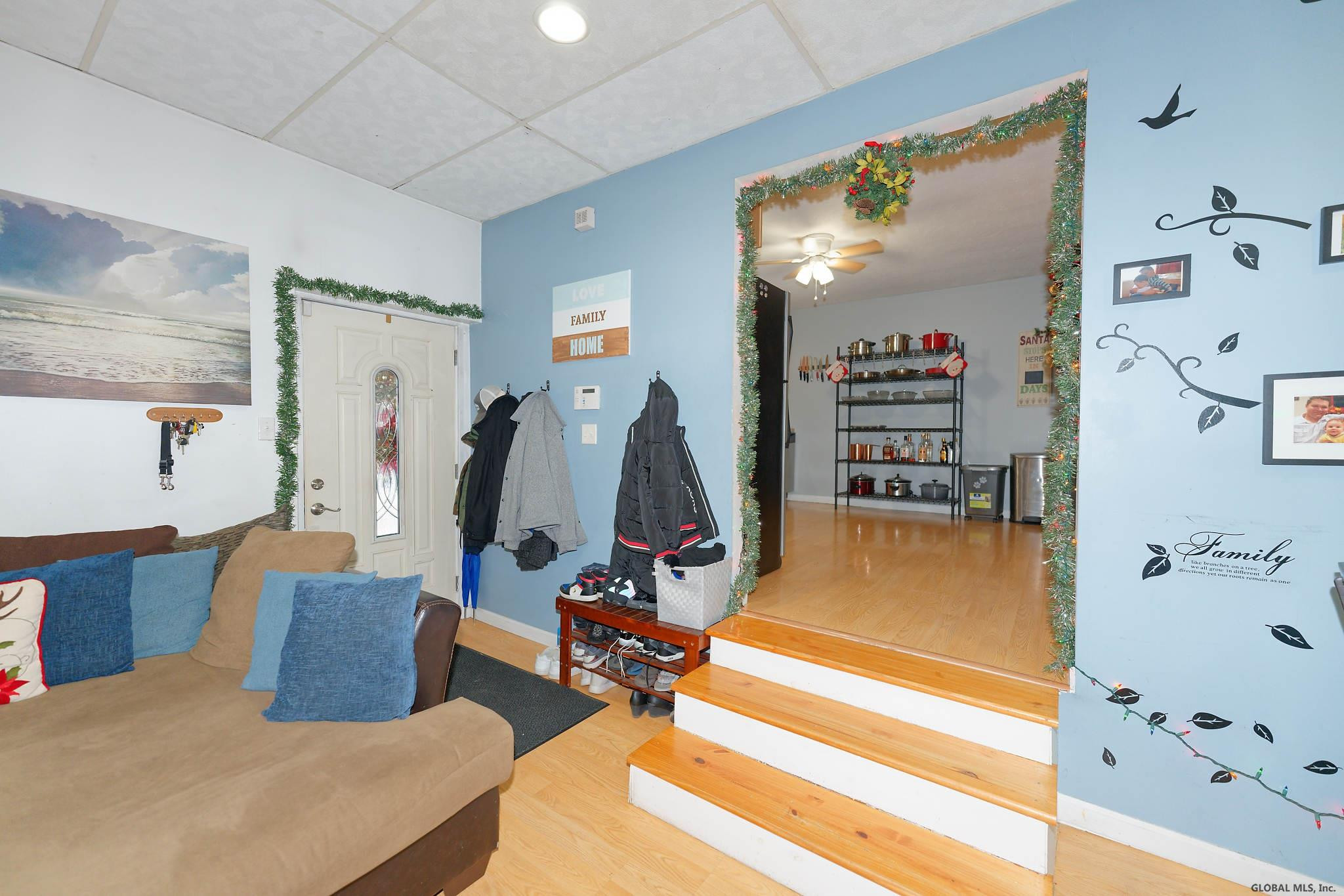 305 Manchester Road Schenectady, NY 12304 - Photo 11 of 35 Photo 11