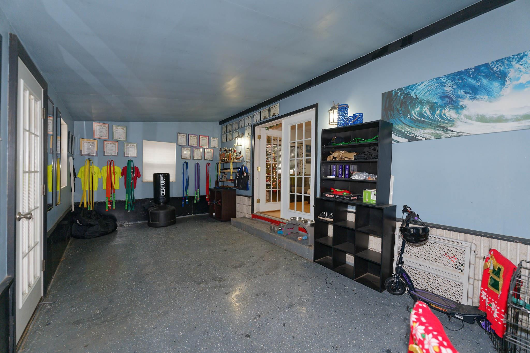 305 Manchester Road Schenectady, NY 12304 - Photo 18 of 35 Photo 18