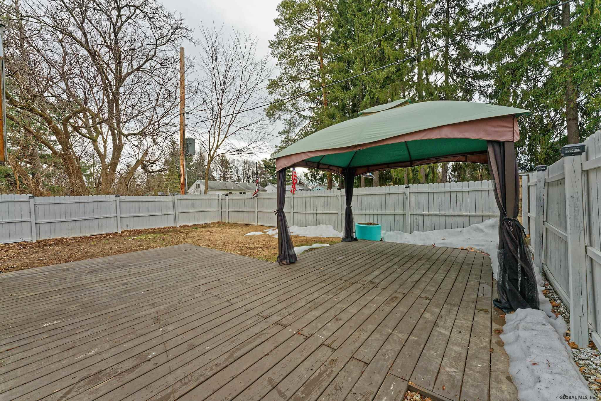 305 Manchester Road Schenectady, NY 12304 - Photo 27 of 35 Photo 28