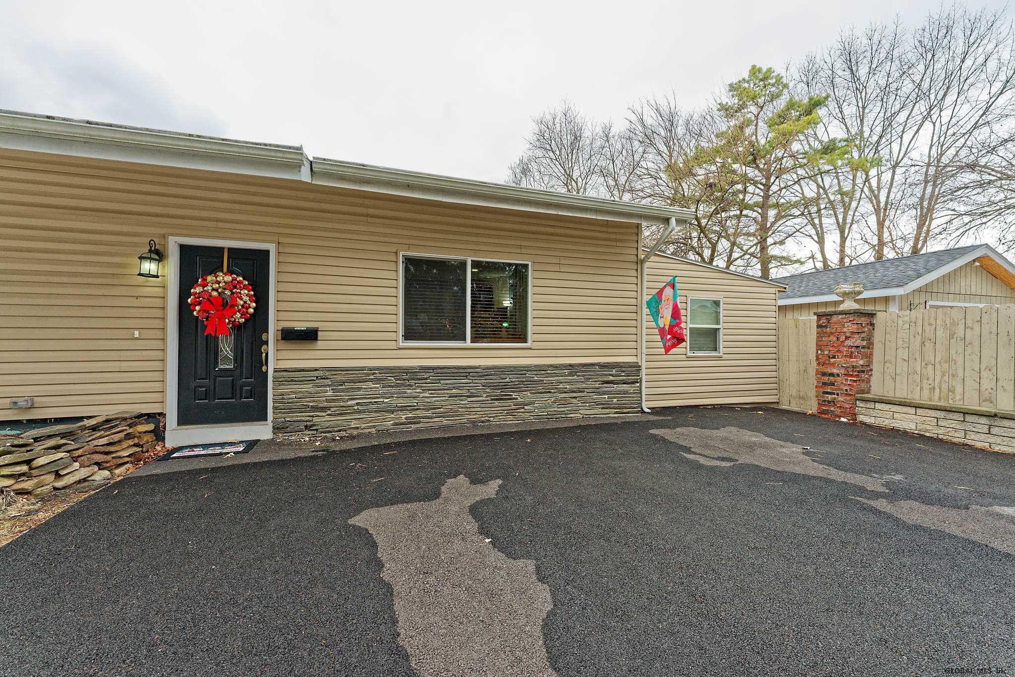 305 Manchester Road Schenectady, NY 12304 - Photo 5 of 35 Photo 5