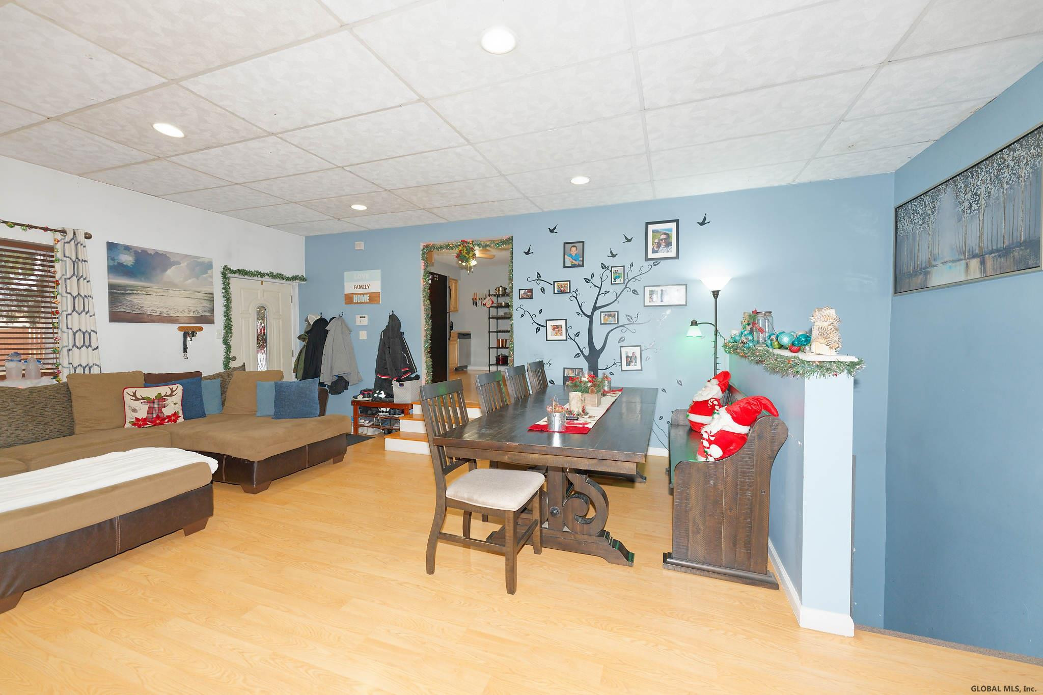 305 Manchester Road Schenectady, NY 12304 - Photo 8 of 35 Photo 8