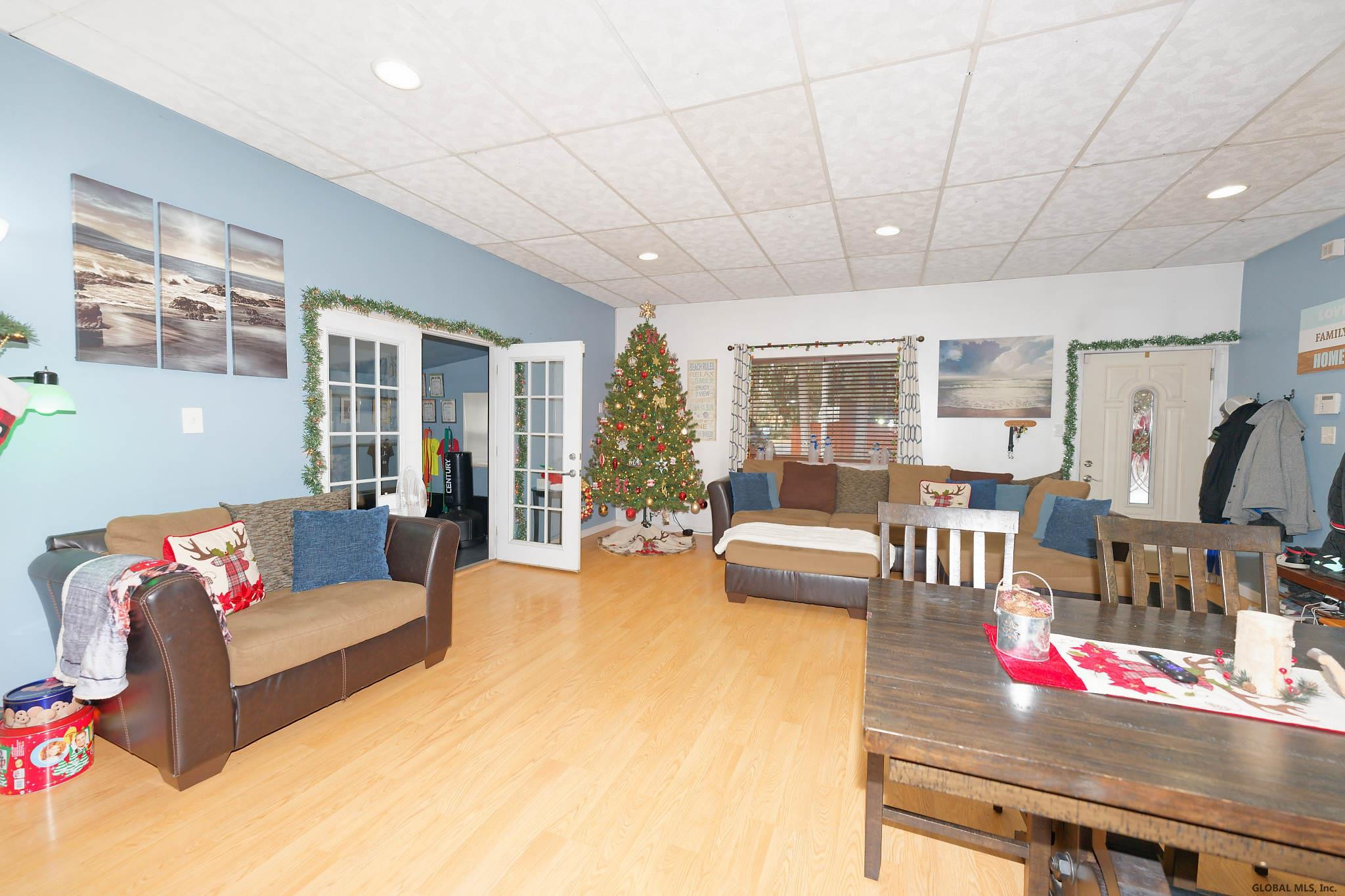 305 Manchester Road Schenectady, NY 12304 - Photo 9 of 35 Photo 9
