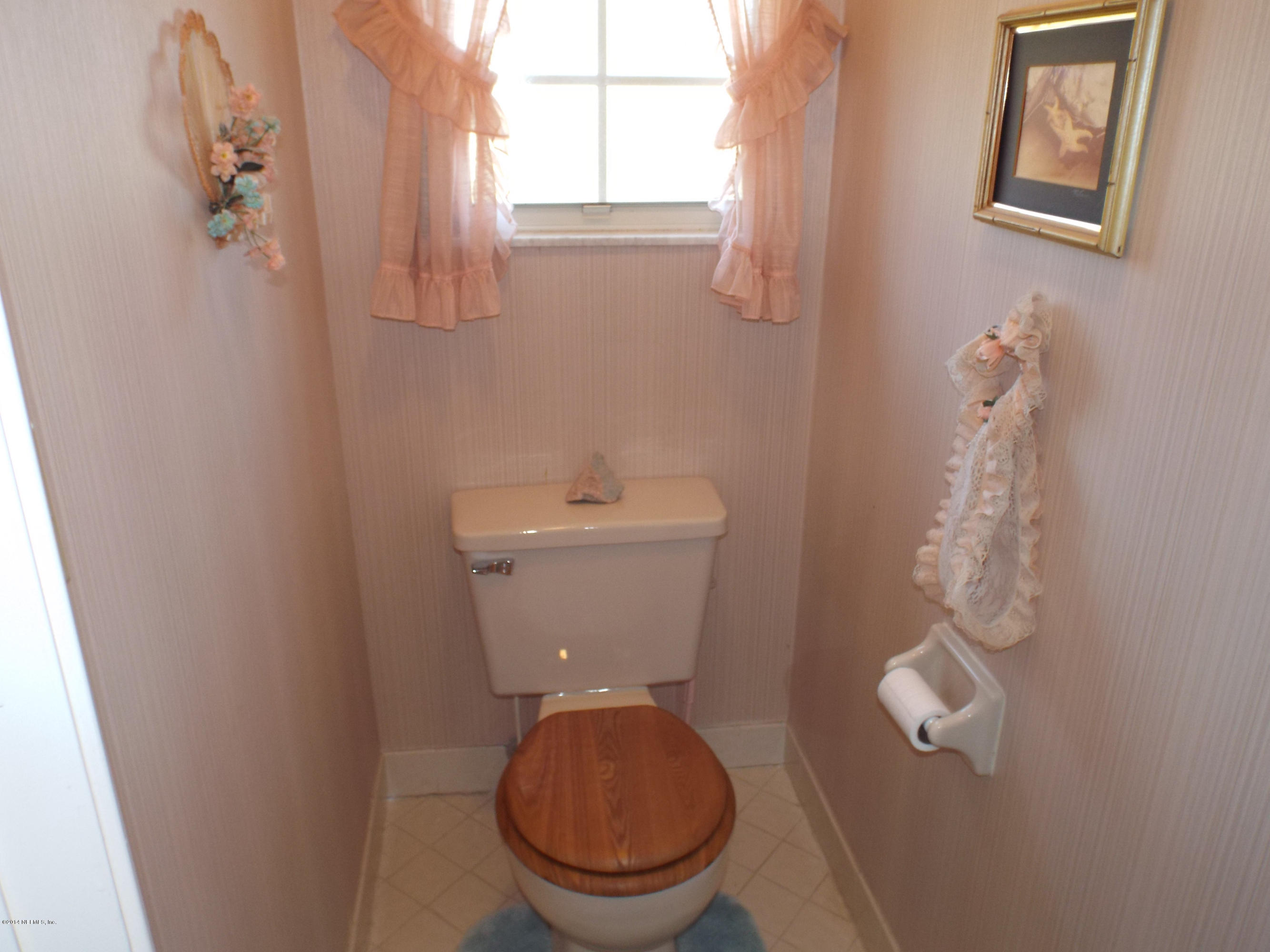 139 Canova Road Fleming Island, FL 32003 - Photo 17 of 30 Master bath water closet