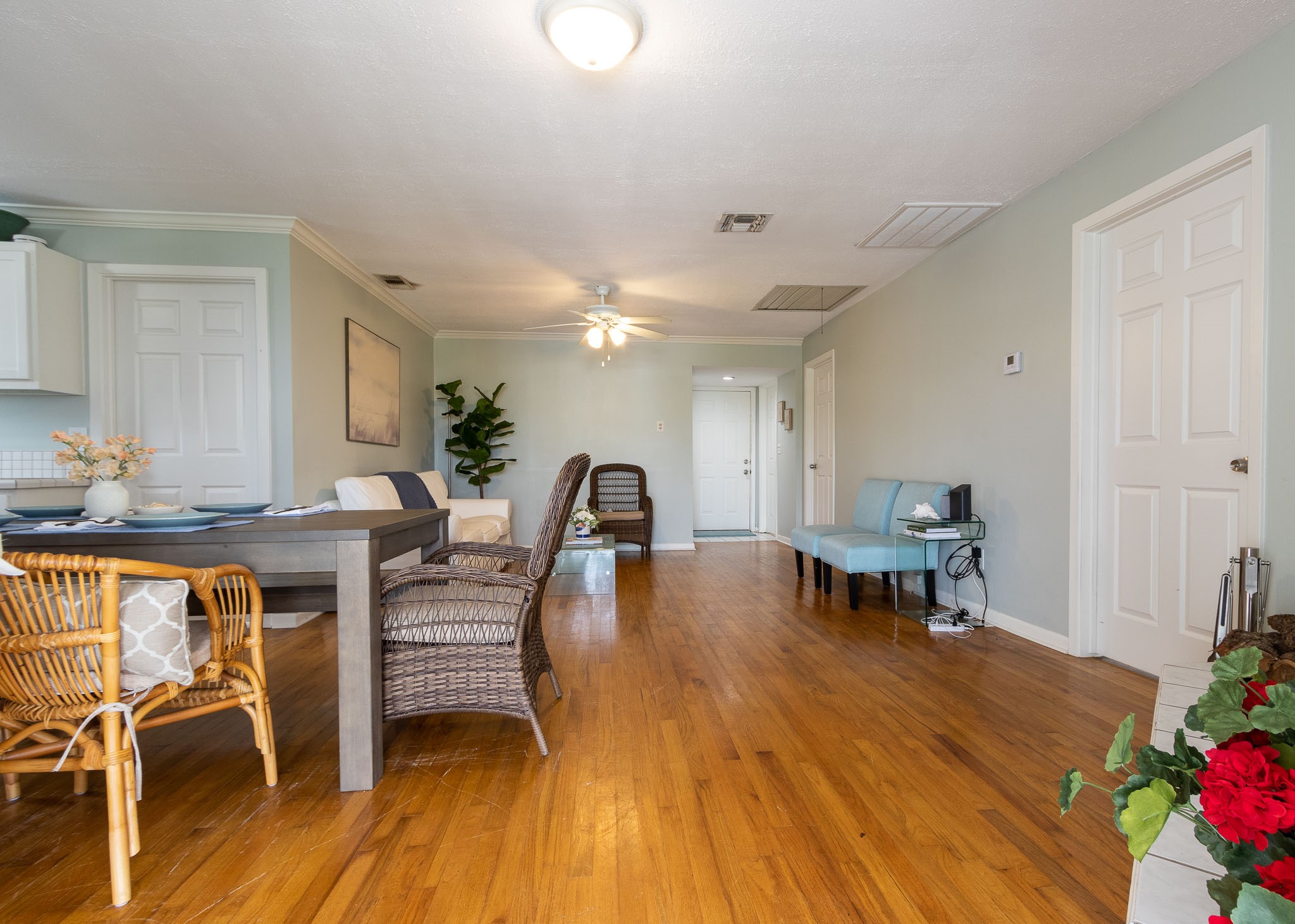 16721 Edward Teach Road Jamaica Beach, TX 77554 - Photo 14 of 49 A view towards the front door