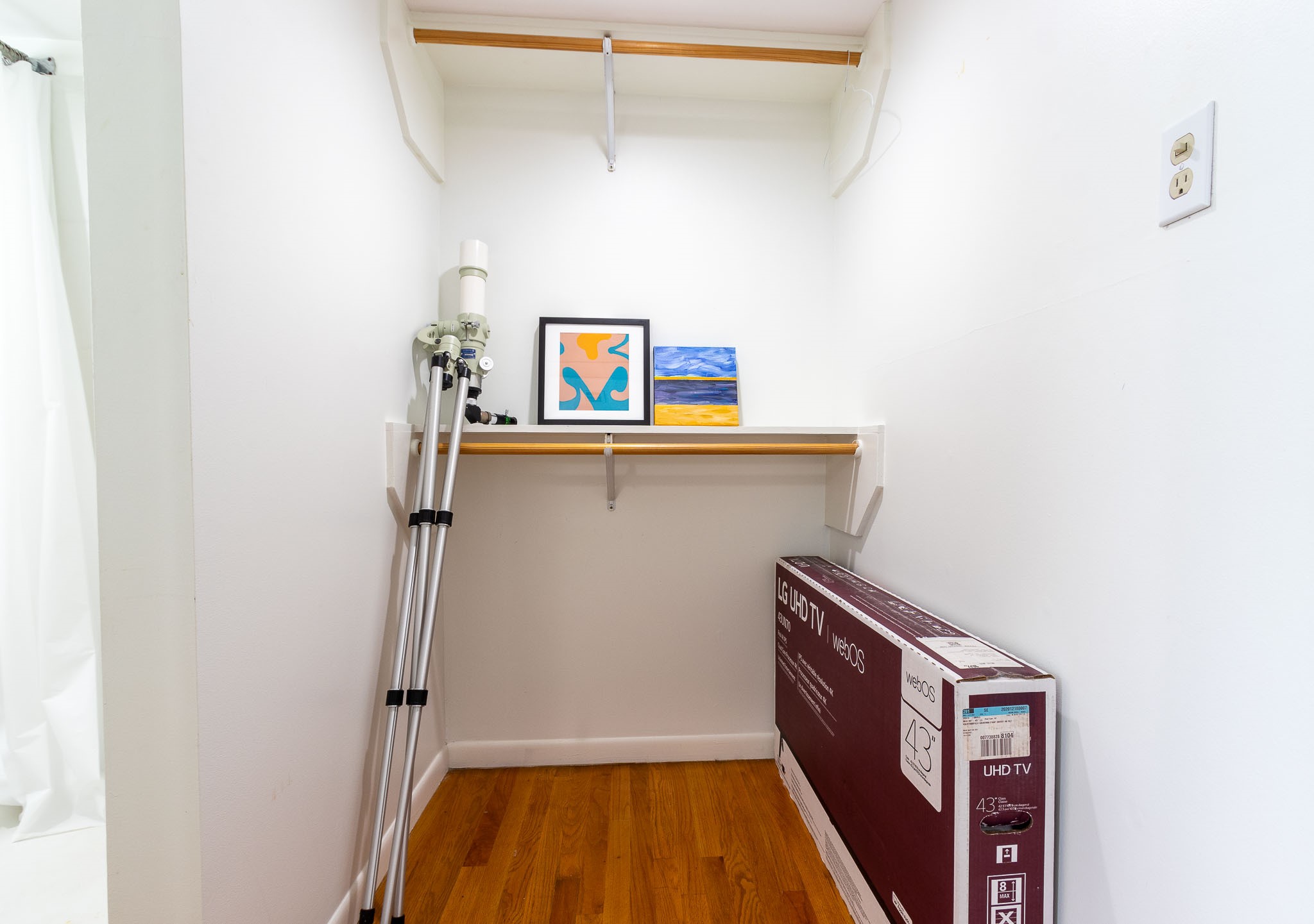 16721 Edward Teach Road Jamaica Beach, TX 77554 - Photo 20 of 49 Primary bedroom storage and ensuite bathroom