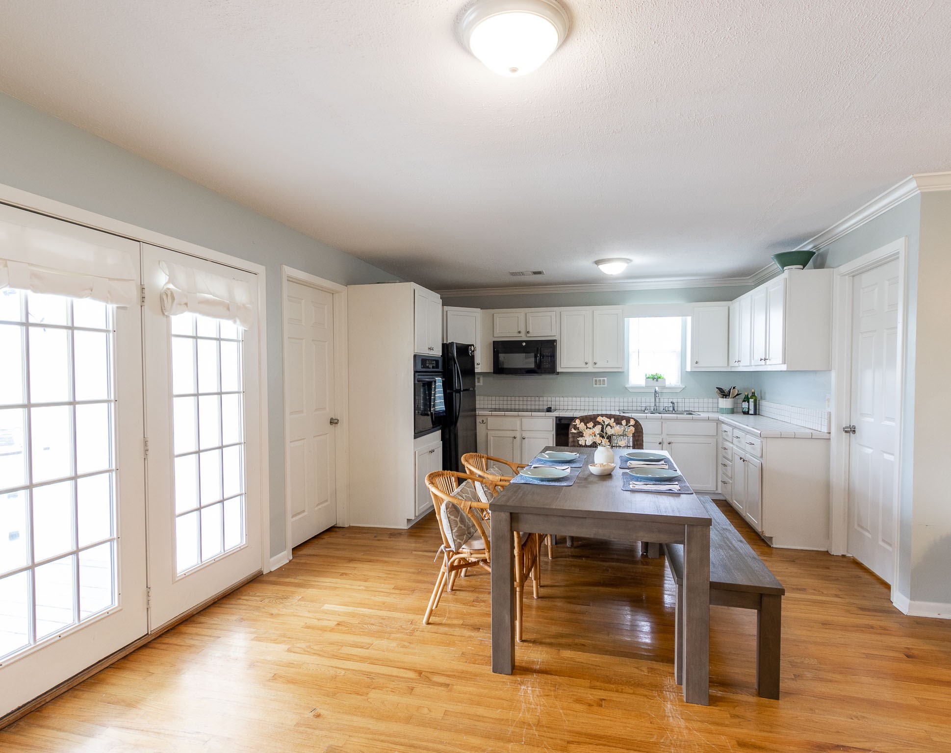 16721 Edward Teach Road Jamaica Beach, TX 77554 - Photo 9 of 49 lots of natural light