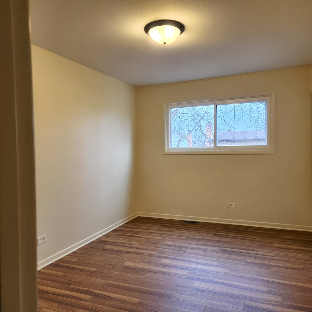 525 Glenshire Road Glenview, IL 60025 - Photo 7 of 14