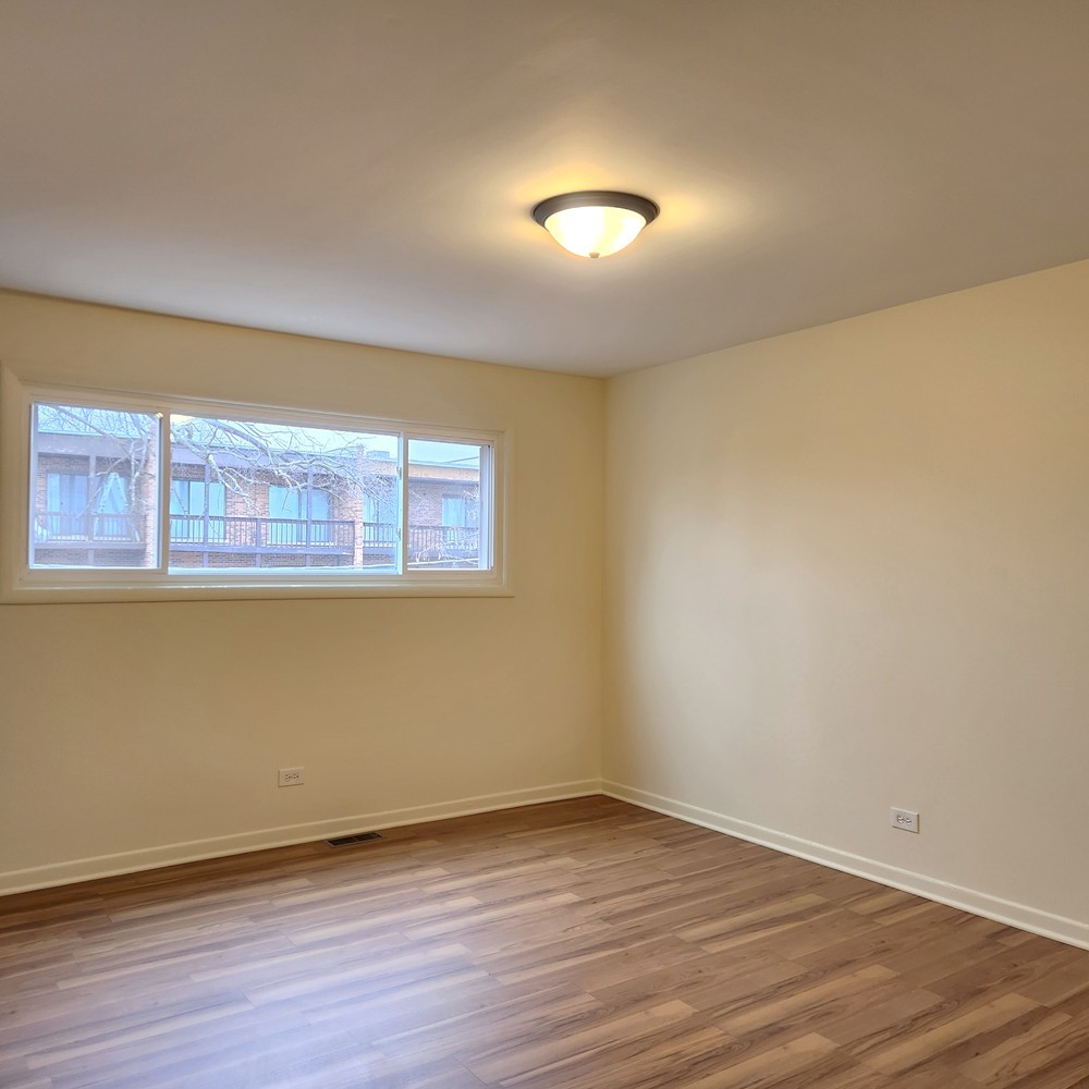 525 Glenshire Road Glenview, IL 60025 - Photo 8 of 14