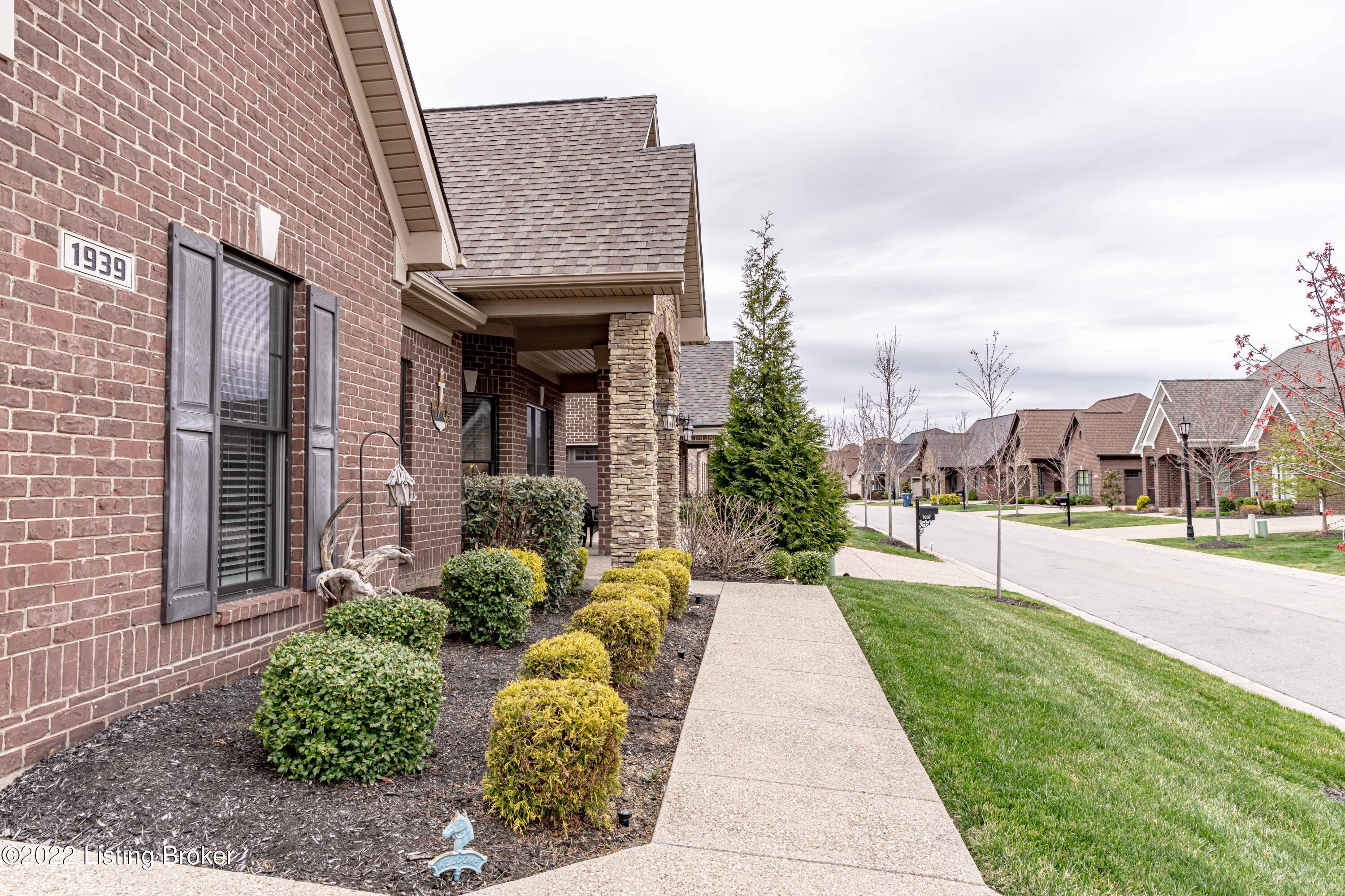 1939 Rivers Landing Drive Prospect, KY 40059 - Photo 5 of 74 DSC07594