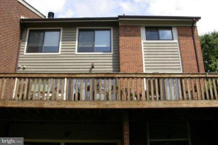 11082 Thrush Ridge Road Reston, VA 20191 - Photo 14 of 14 a front view of a house