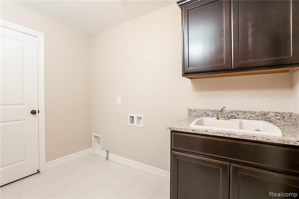 1154 Pembroke Drive Rochester Hills, MI 48307 - Photo 21 of 49