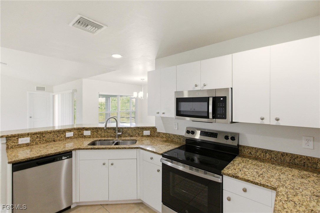 2906 26th Street Southwest Lehigh Acres, FL 33976 - Photo 11 of 42