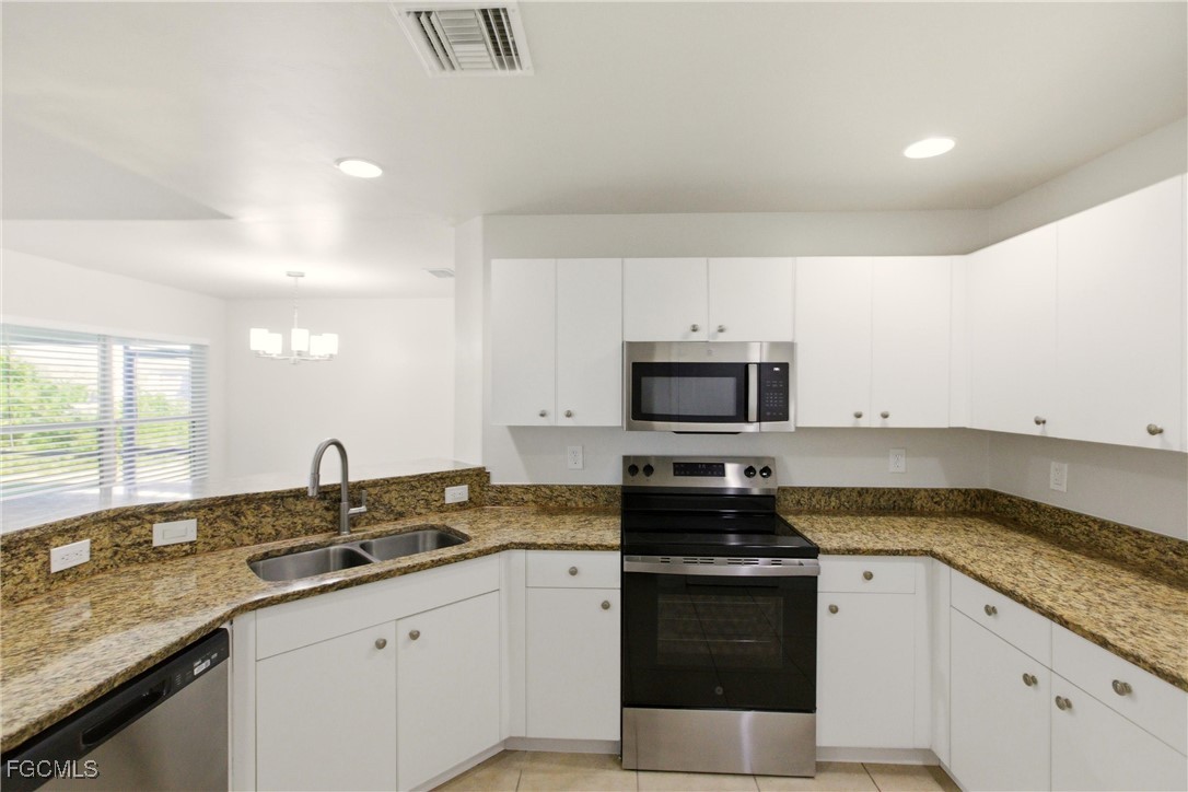 2906 26th Street Southwest Lehigh Acres, FL 33976 - Photo 12 of 42