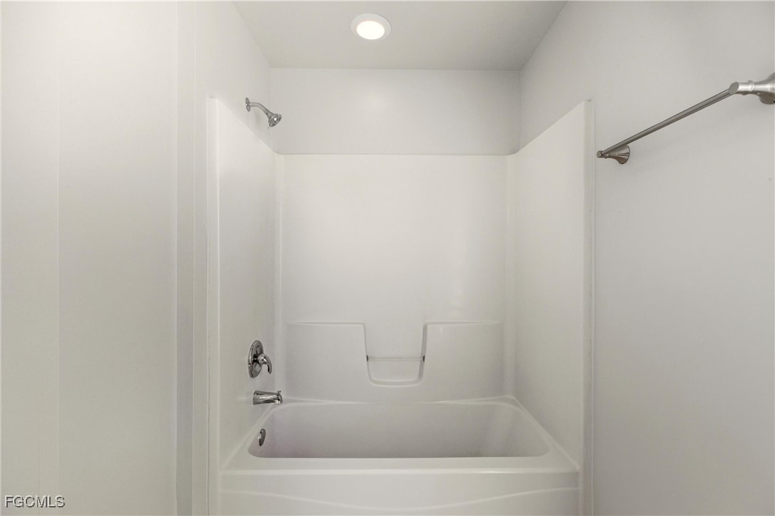 2906 26th Street Southwest Lehigh Acres, FL 33976 - Photo 23 of 42