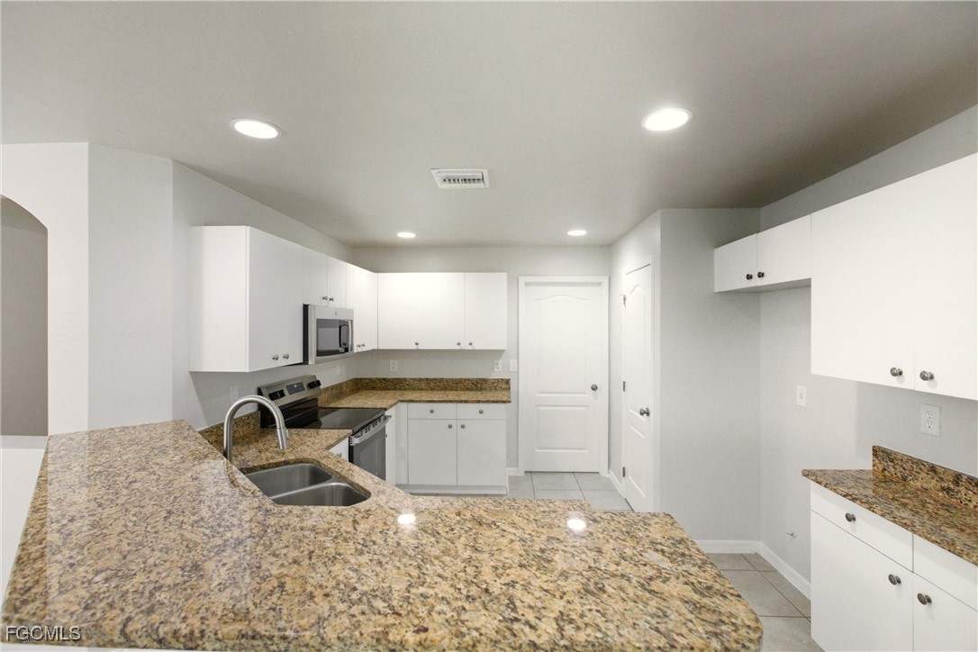 2906 26th Street Southwest Lehigh Acres, FL 33976 - Photo 9 of 42