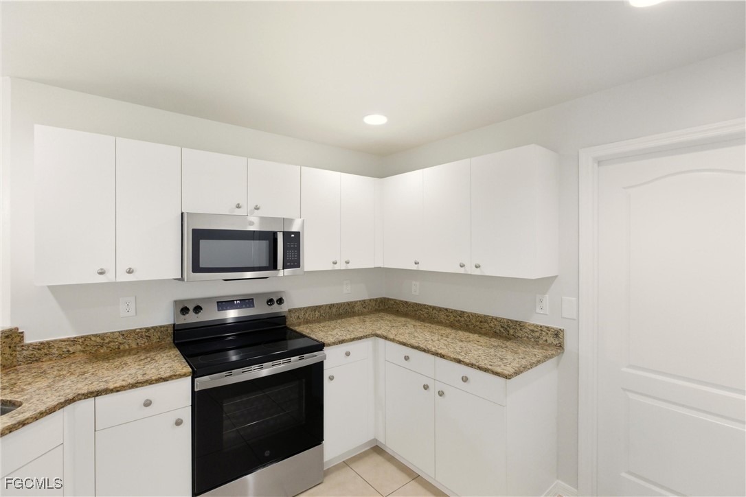 2906 26th Street Southwest Lehigh Acres, FL 33976 - Photo 10 of 42