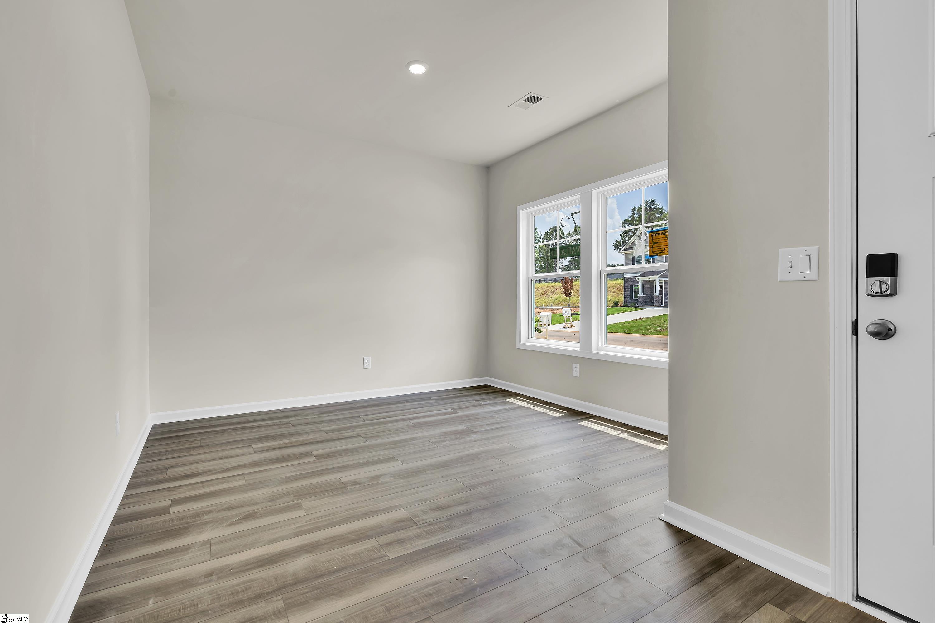 135 Hunter Ridge Drive Boiling Springs, SC 29316 - Photo 2 of 25 Gallery Image 2